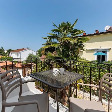 Villa Hope - Apartments With Shared Pool Πόρετς Δωμάτιο φωτογραφία