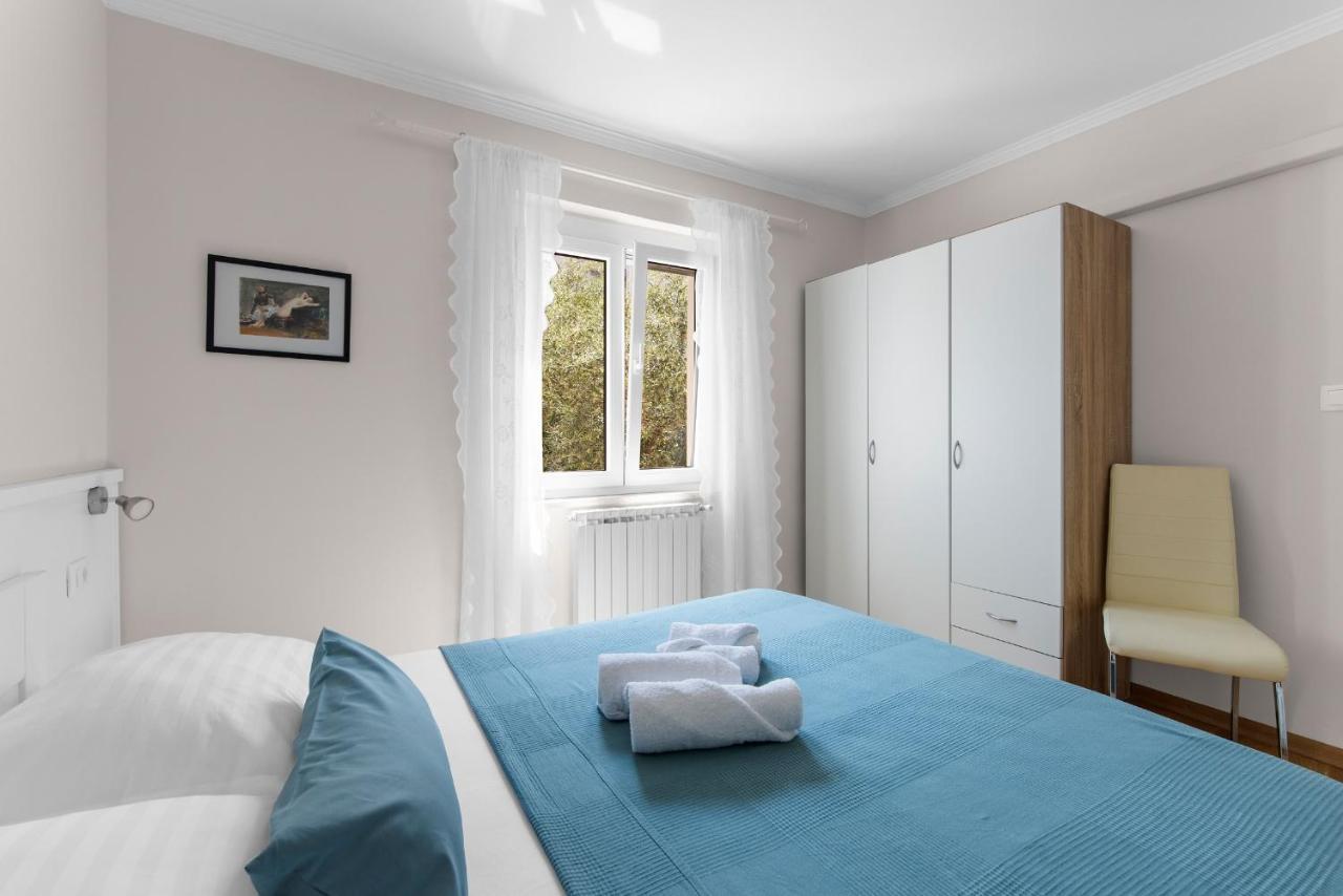 Villa Hope - Apartments With Shared Pool Πόρετς Εξωτερικό φωτογραφία