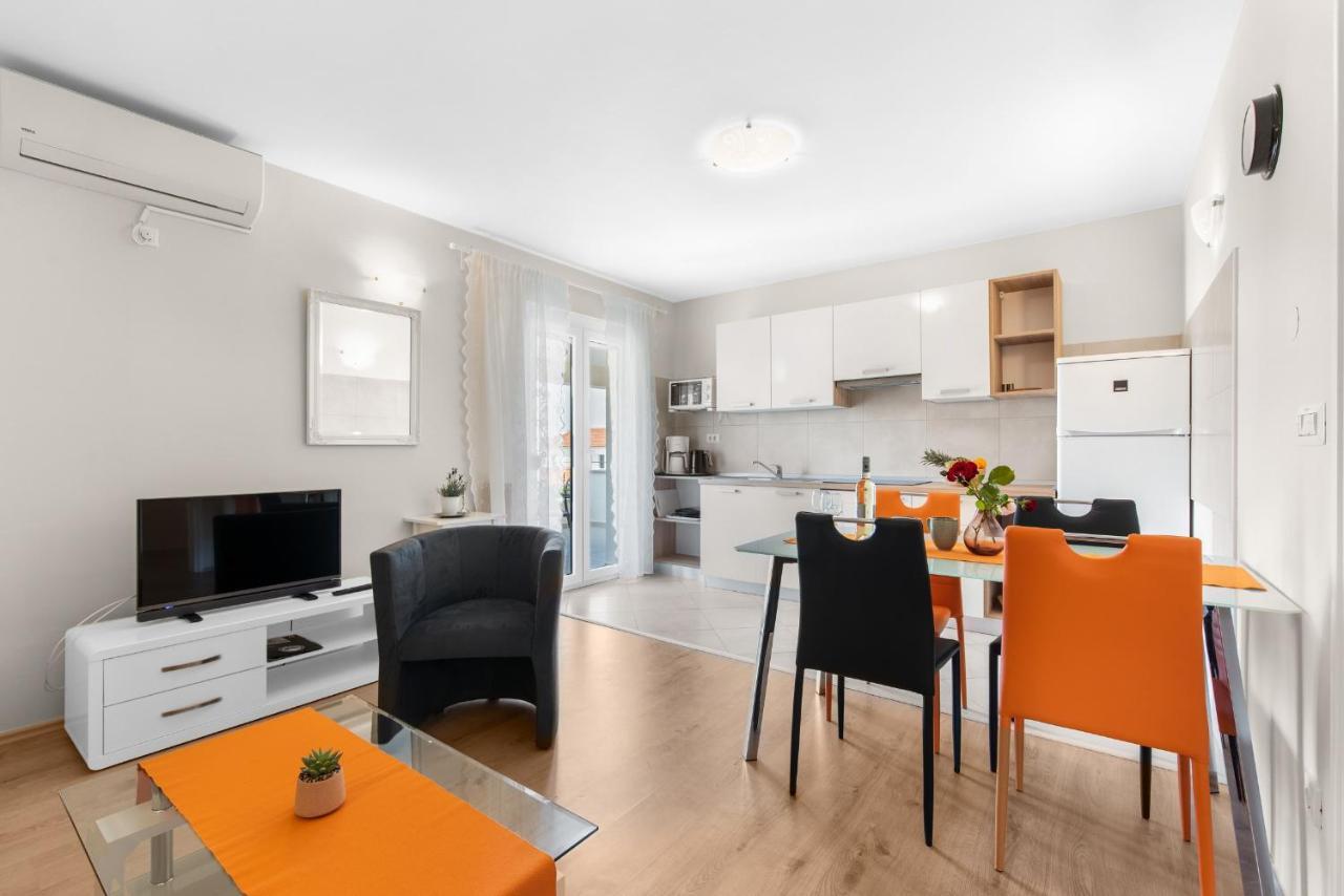 Villa Hope - Apartments With Shared Pool Πόρετς Εξωτερικό φωτογραφία