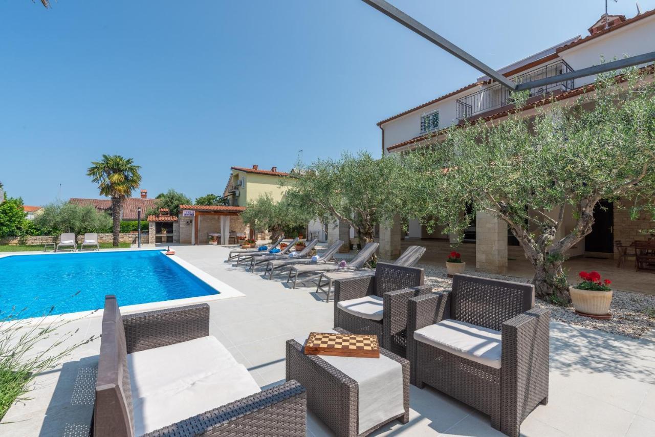 Villa Hope - Apartments With Shared Pool Πόρετς Εξωτερικό φωτογραφία