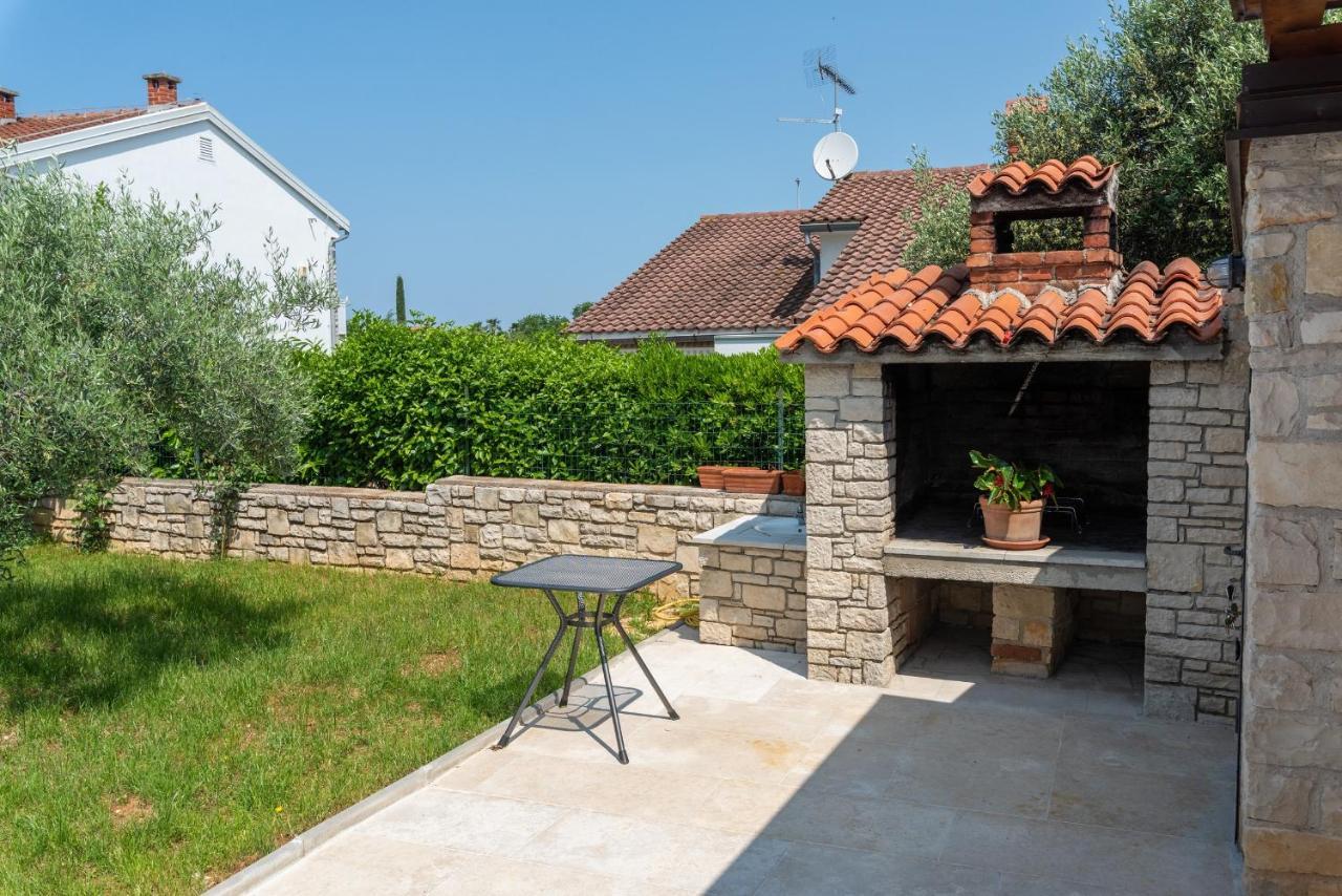 Villa Hope - Apartments With Shared Pool Πόρετς Εξωτερικό φωτογραφία
