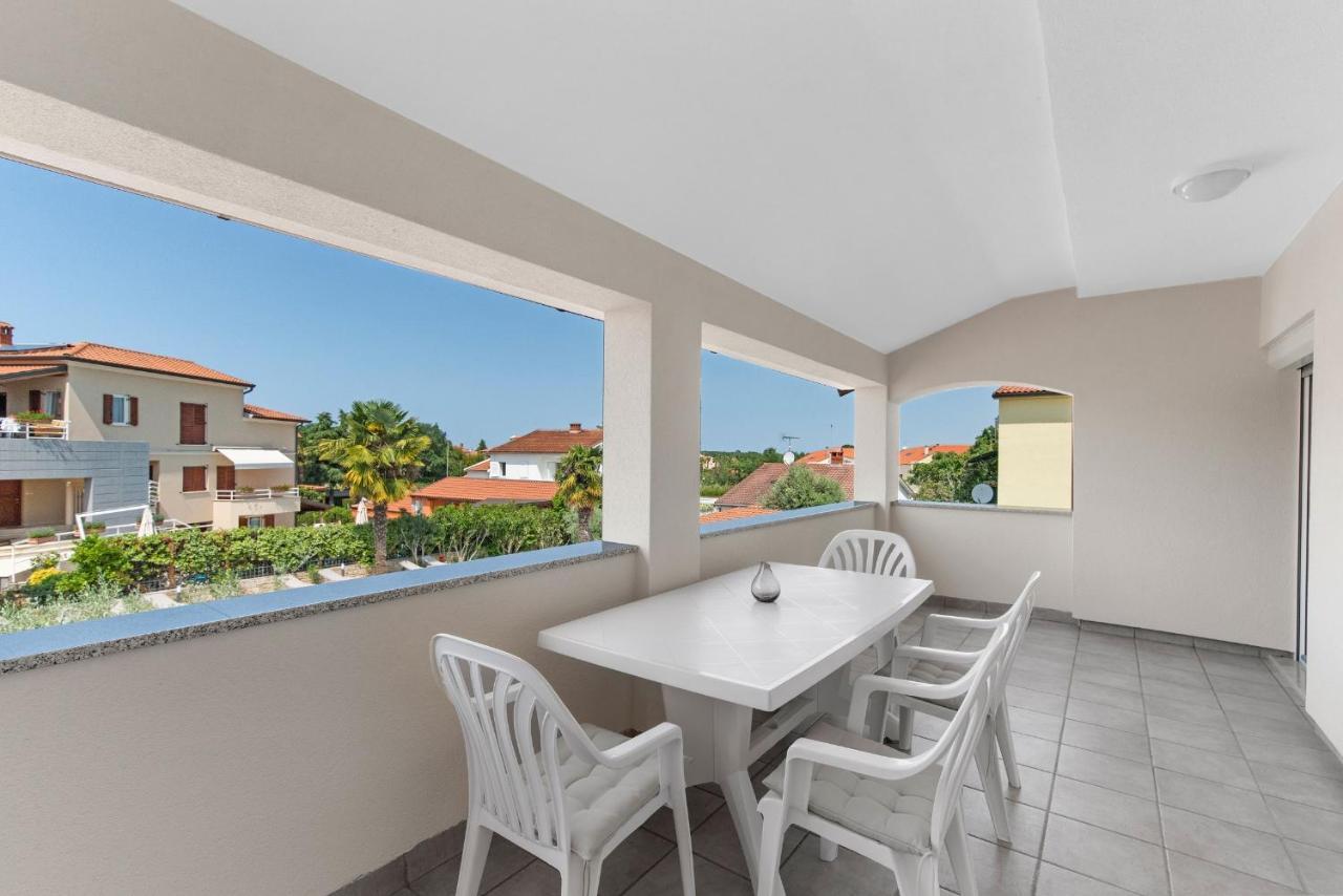 Villa Hope - Apartments With Shared Pool Πόρετς Εξωτερικό φωτογραφία