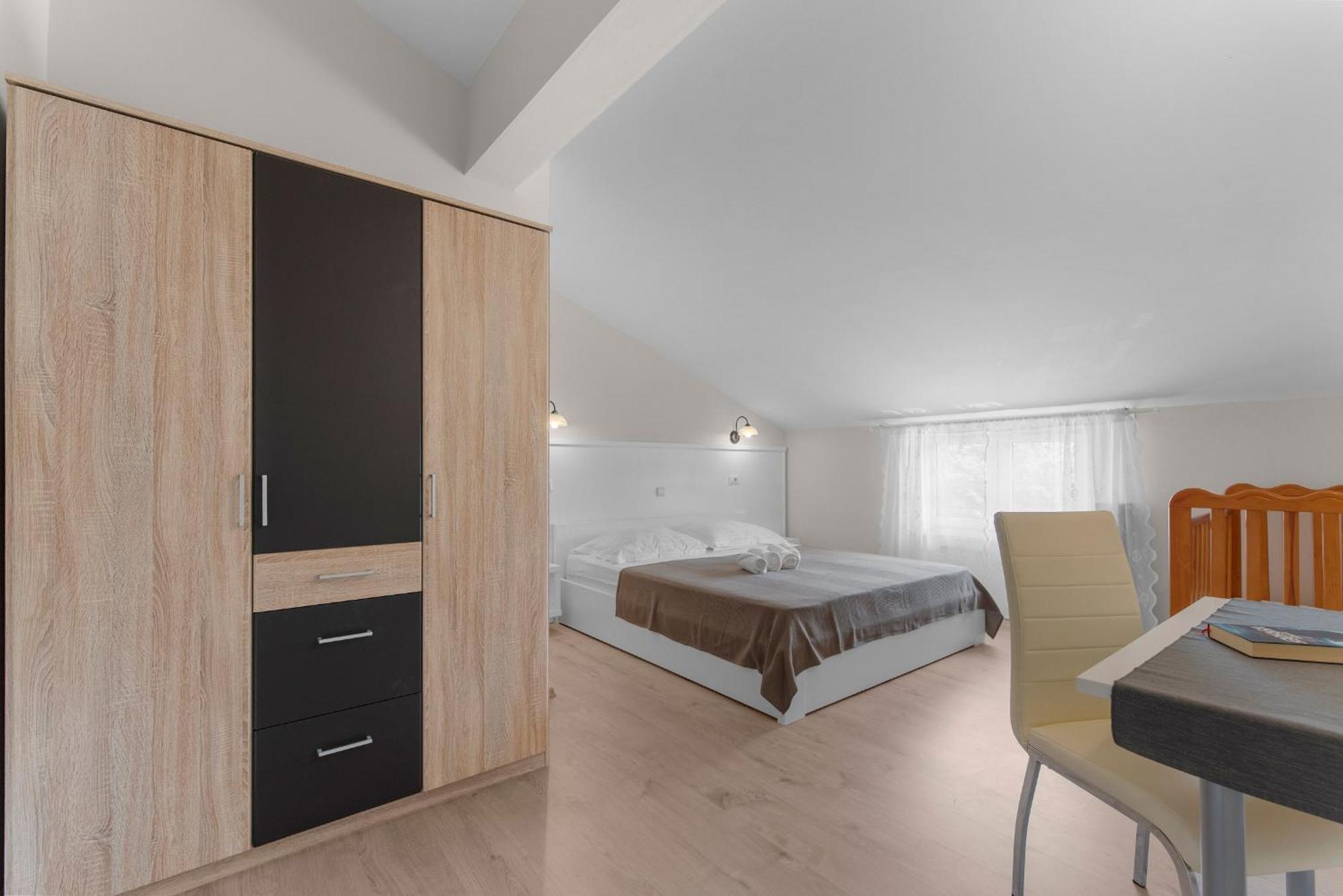 Villa Hope - Apartments With Shared Pool Πόρετς Δωμάτιο φωτογραφία