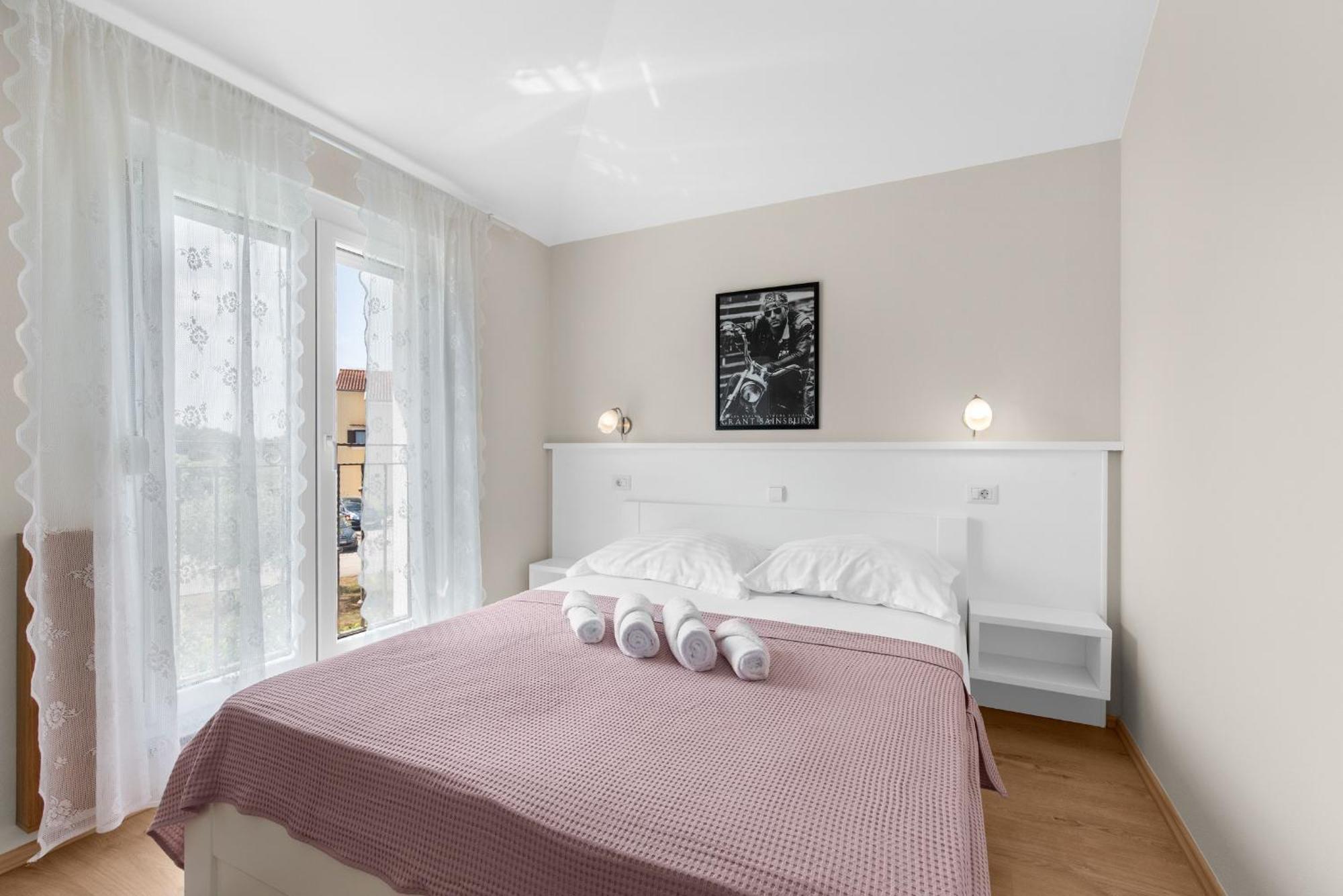 Villa Hope - Apartments With Shared Pool Πόρετς Δωμάτιο φωτογραφία