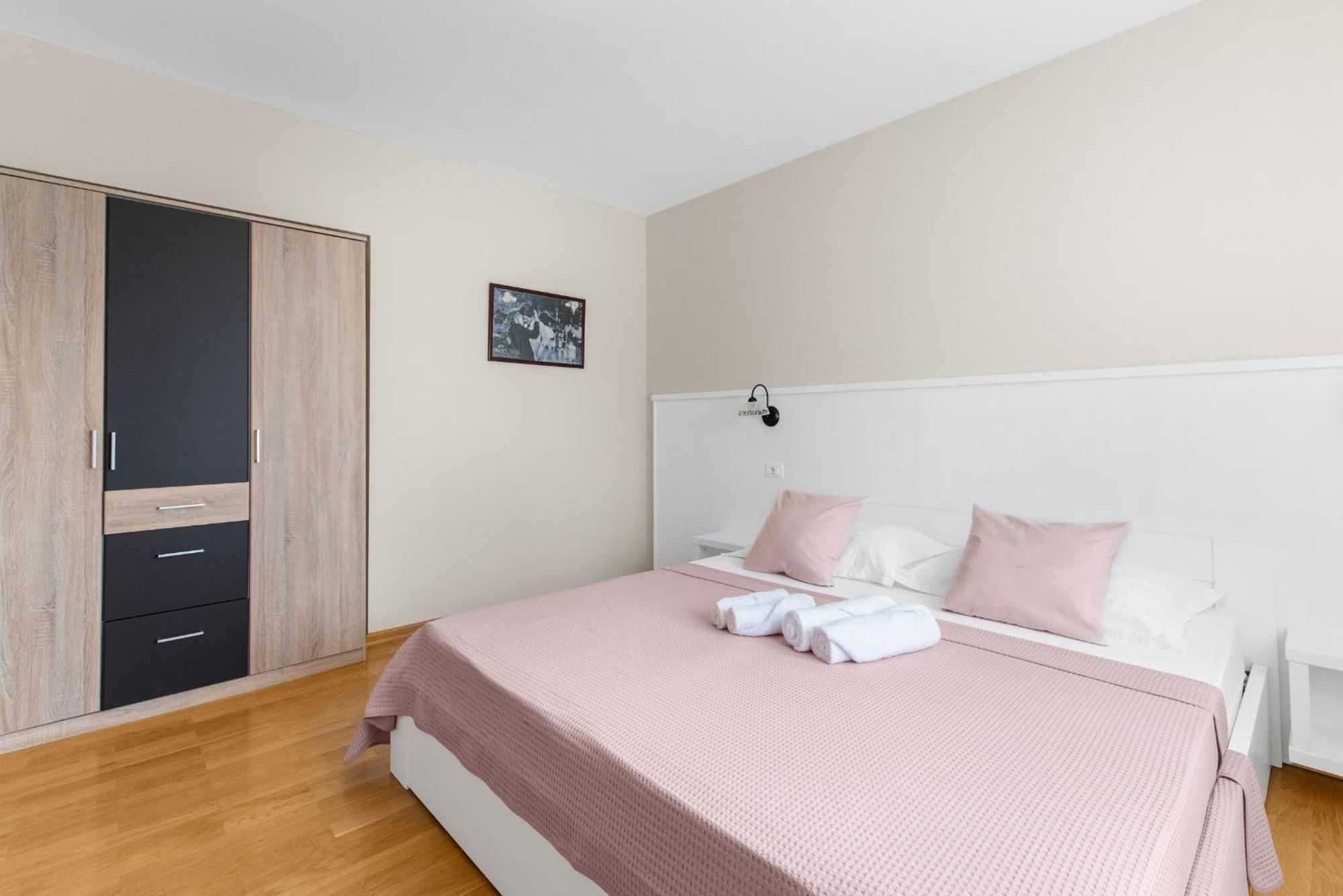 Villa Hope - Apartments With Shared Pool Πόρετς Δωμάτιο φωτογραφία