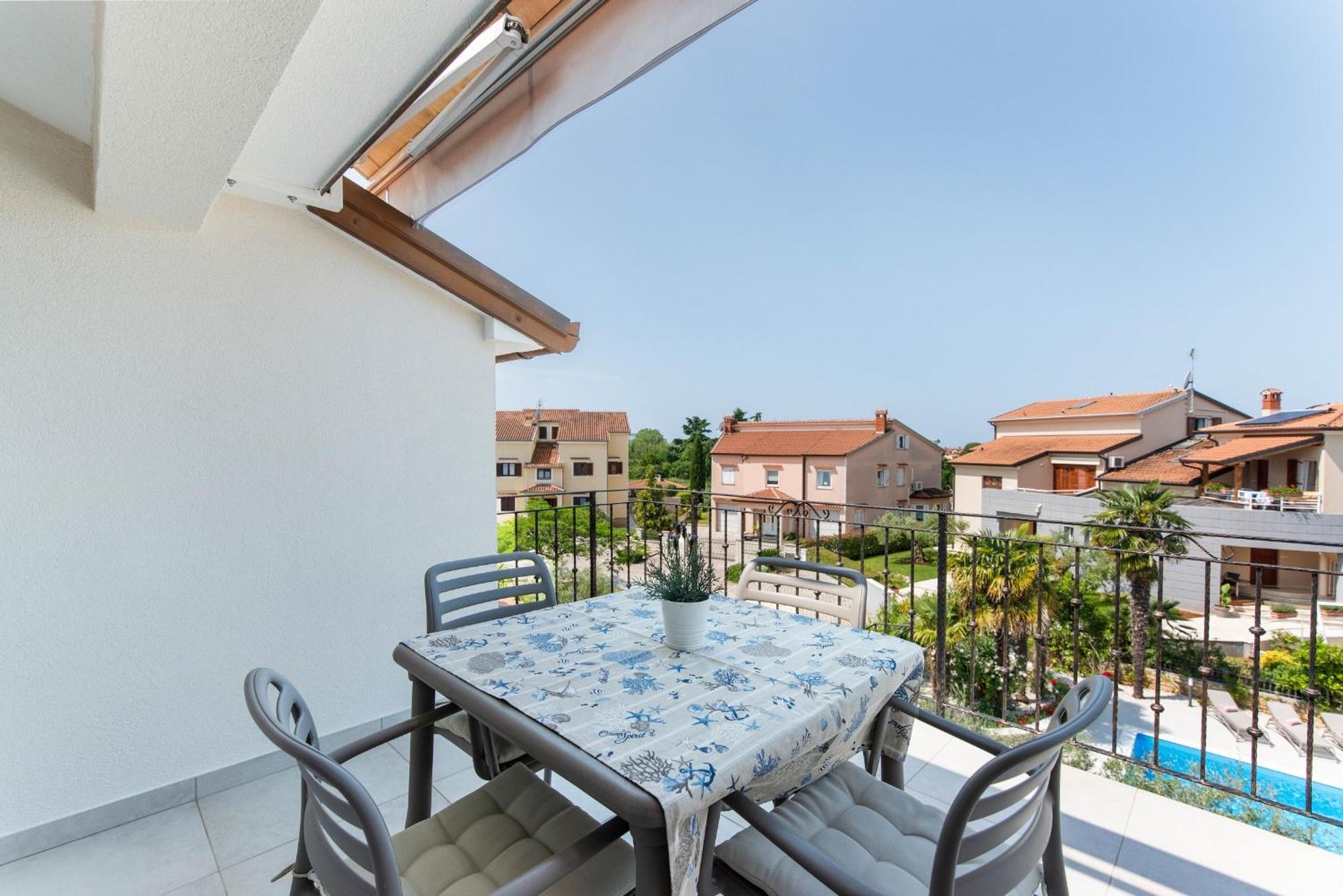 Villa Hope - Apartments With Shared Pool Πόρετς Δωμάτιο φωτογραφία