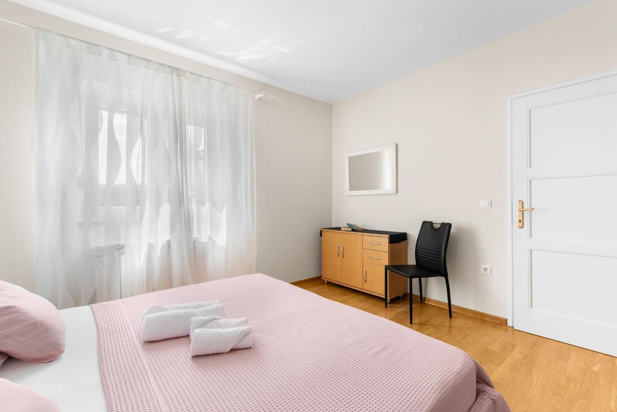 Villa Hope - Apartments With Shared Pool Πόρετς Δωμάτιο φωτογραφία